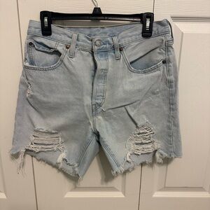 Levi Cut-off Shorts